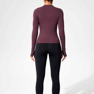 شورت جولف رجالي باللون الأحمر